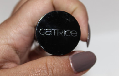 Catrice It Pieces: Greige! The New Beige und Out of The Dark Swatches